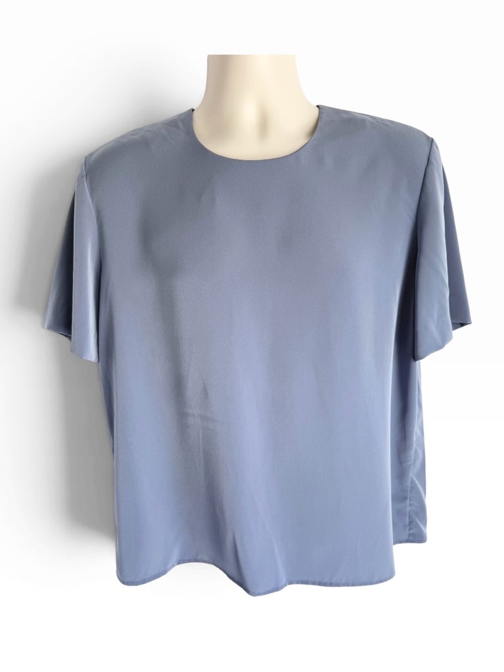 Kasper 16 Short Sleeve Crewneck Blouse in Dusty Blue